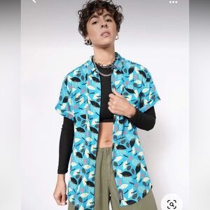 Wildfang The Empower Shirt XL Blue Short Sleeve Button Up Androgynous Tomboy Art